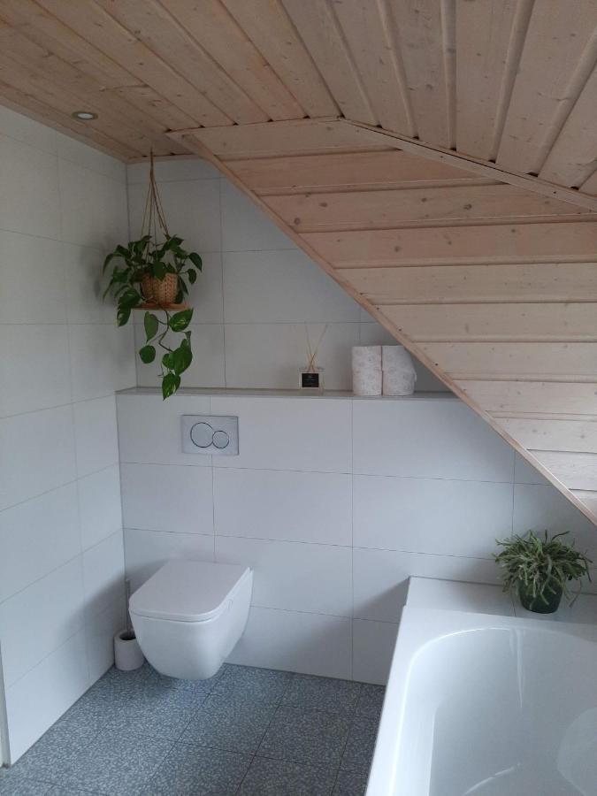 Vakantiehuis Met Hottub En Barrelsauna ออมเมิน ภายนอก รูปภาพ